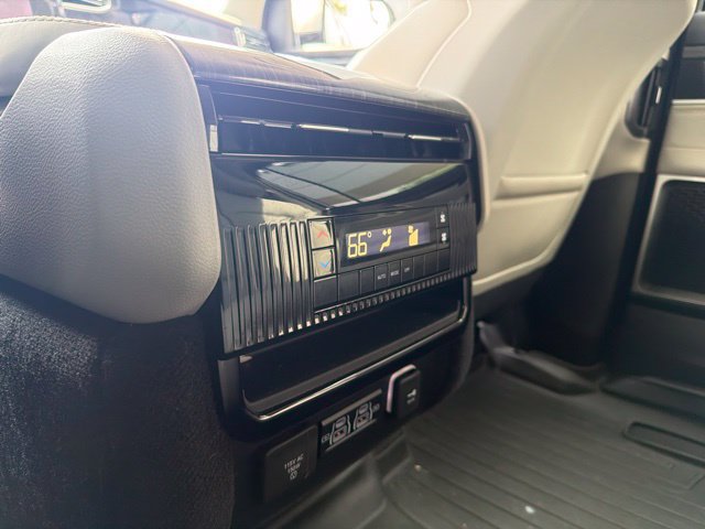Used 2022 Jeep Wagoneer Series II AWD/4WD image 13