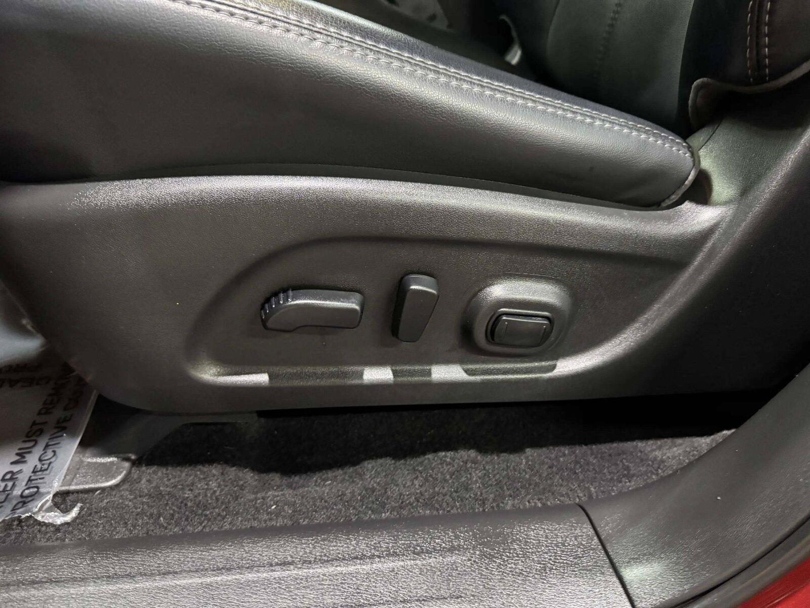 Used 2019 Nissan Pathfinder SL FWD image 20