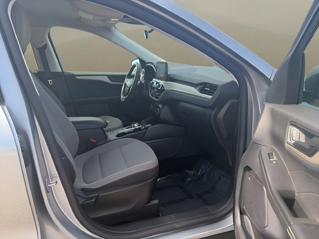 Used 2022 Ford Escape SE w/ Cold Weather Package FWD image 9