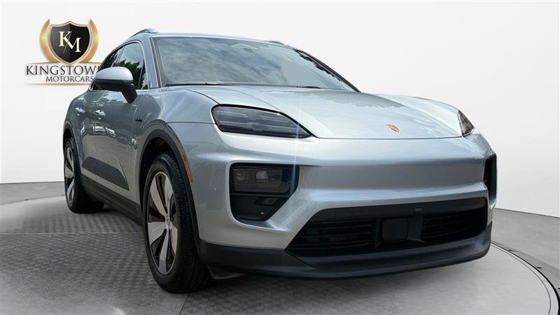 Used 2024 Porsche Macan 4 Electric AWD/4WD image 7