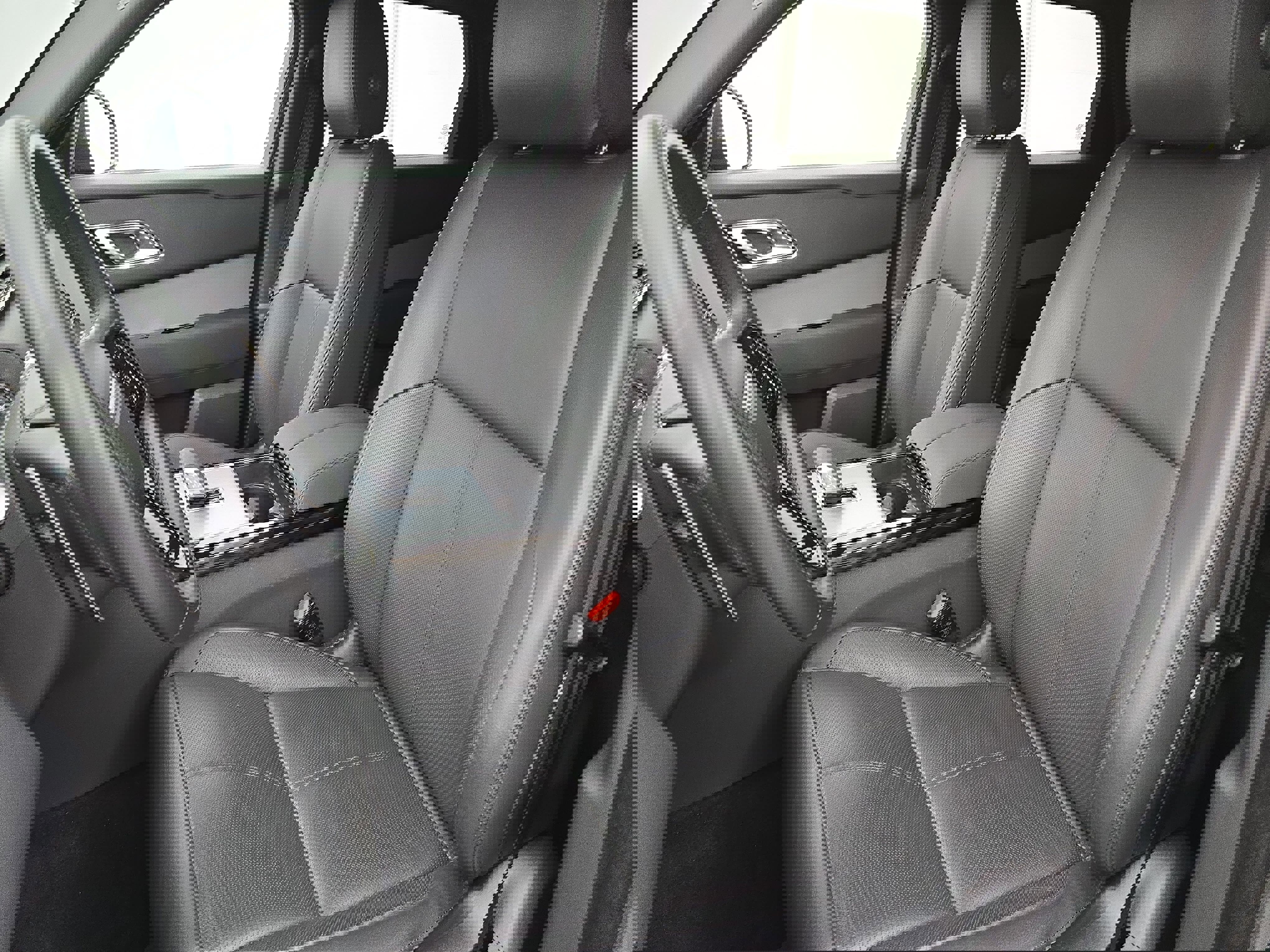 Used 2025 Land Rover Range Rover Velar S image 15