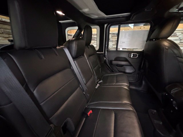 Used 2022 Jeep Wrangler Unlimited Sahara AWD/4WD image 34