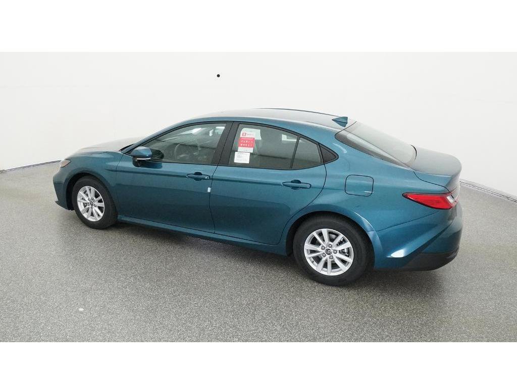 Used 2025 Toyota Camry LE FWD image 6