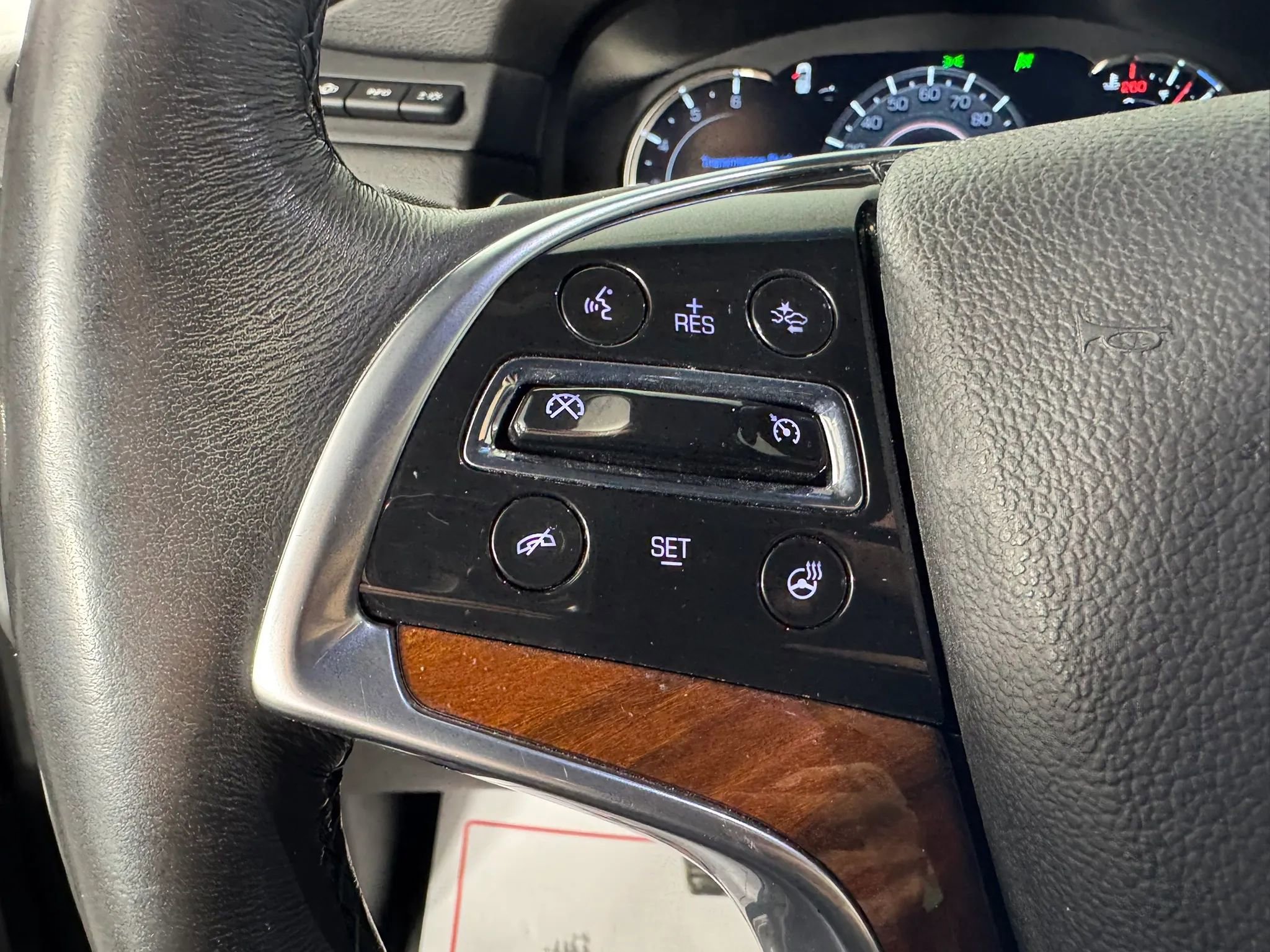 Used 2018 Cadillac Escalade Premium Luxury image 16