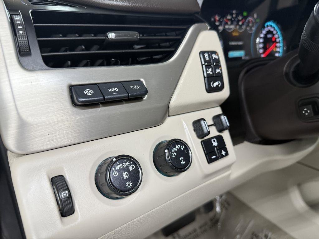 Used 2019 GMC Yukon XL Denali w/ Denali Ultimate Package AWD/4WD image 12
