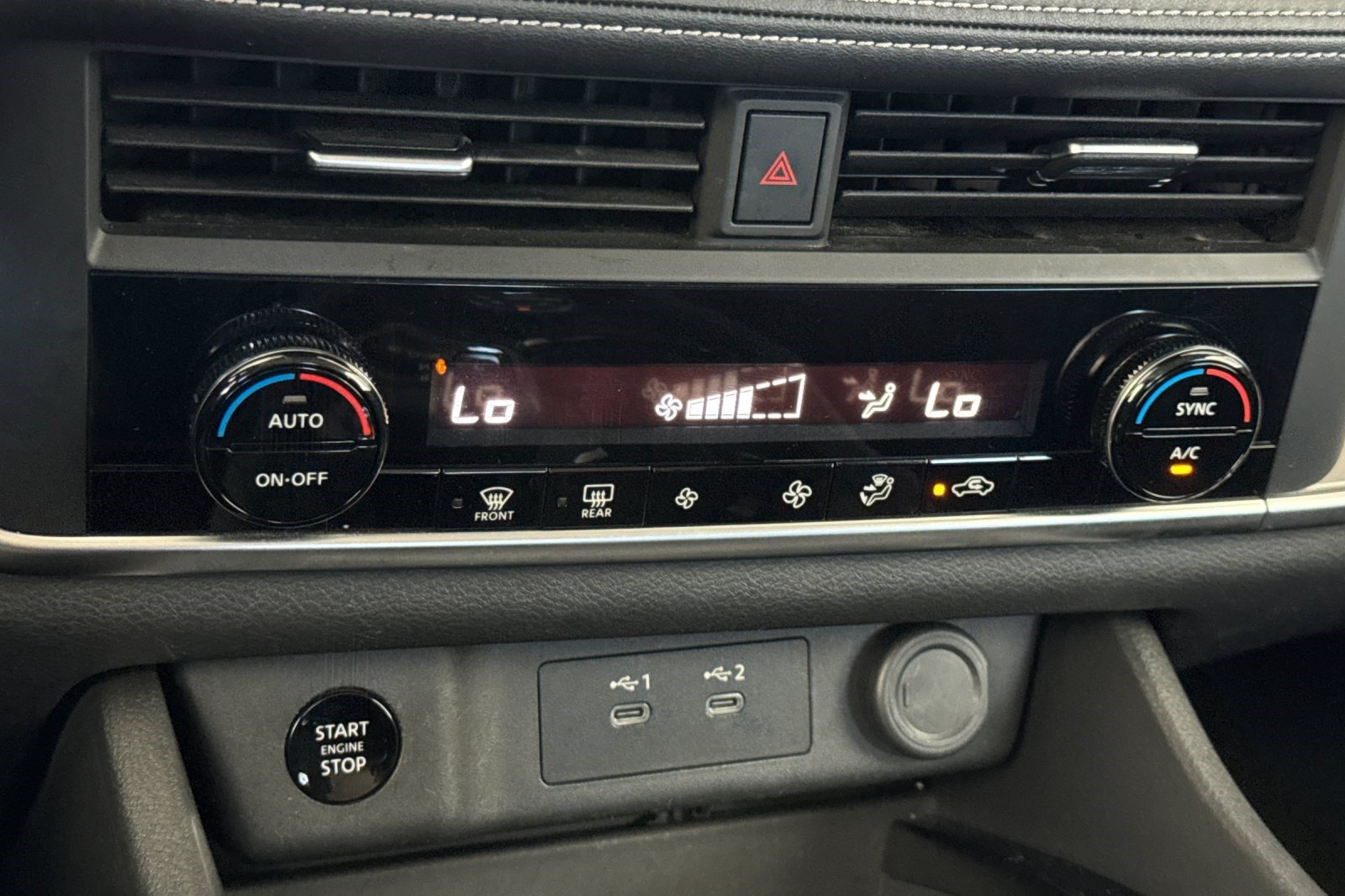 Used 2025 Nissan Rogue SV AWD/4WD image 25