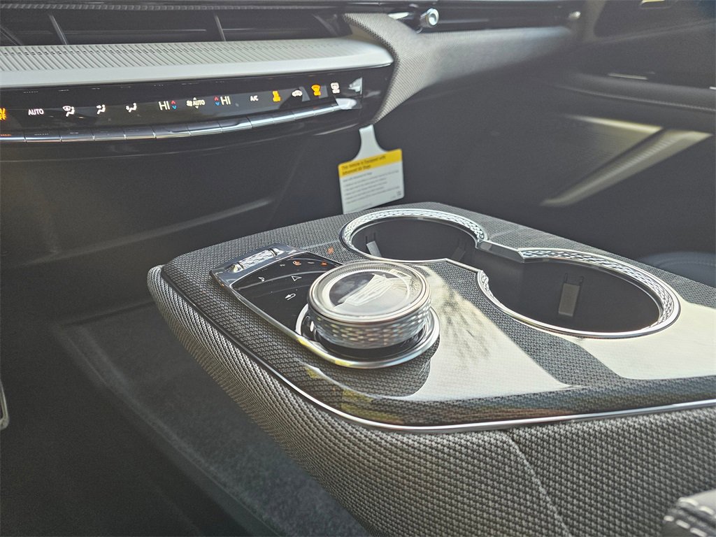 New 2026 Cadillac Optiq Luxury 1 image 28