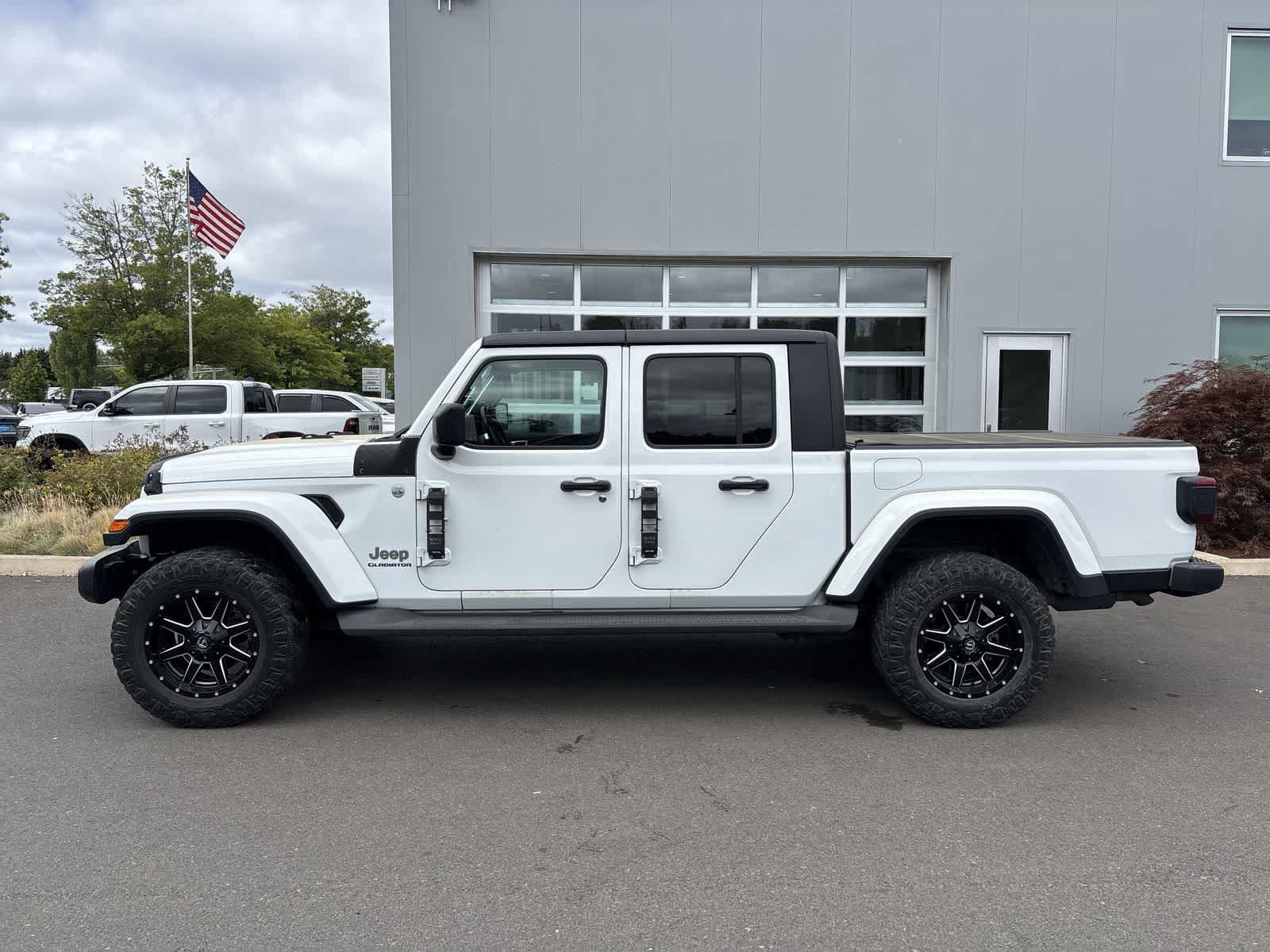 Certified 2020 Jeep Gladiator Overland AWD/4WD image 2