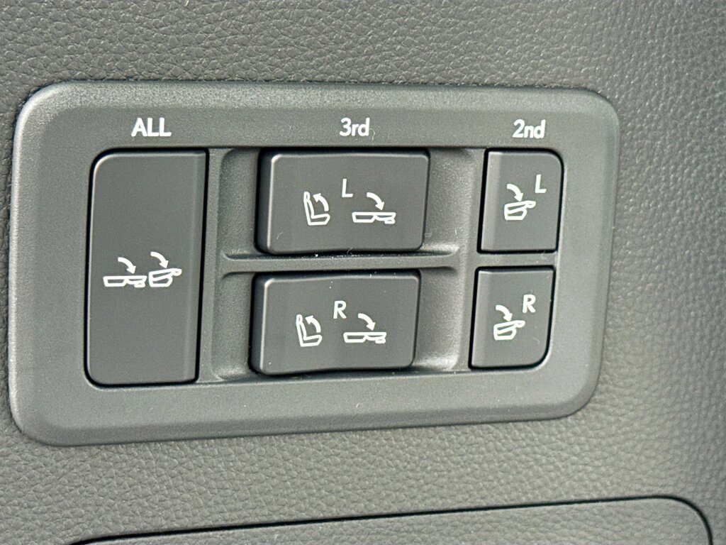 New 2026 Lexus LX 600 4WD w/ Luxury Package image 8