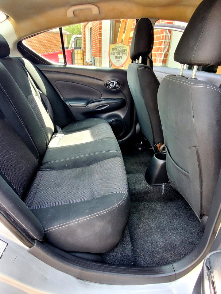 Used 2018 Nissan Versa SV w/ SV Special Edition Package image 17