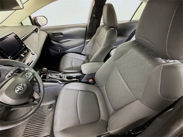 Used 2022 Toyota Corolla LE image 6