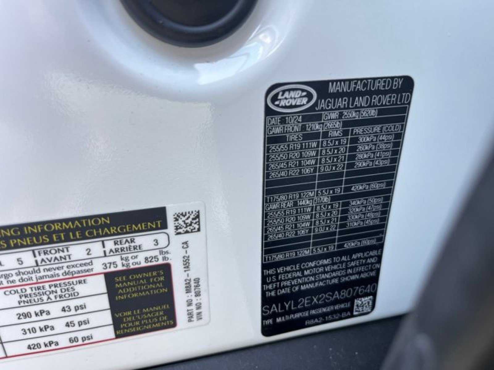 New 2025 Land Rover Range Rover Velar Dynamic SE image 22