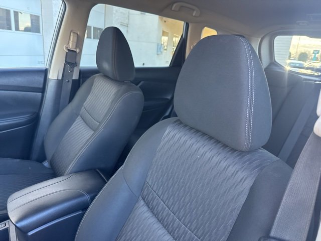 Used 2018 Nissan Rogue SV image 20