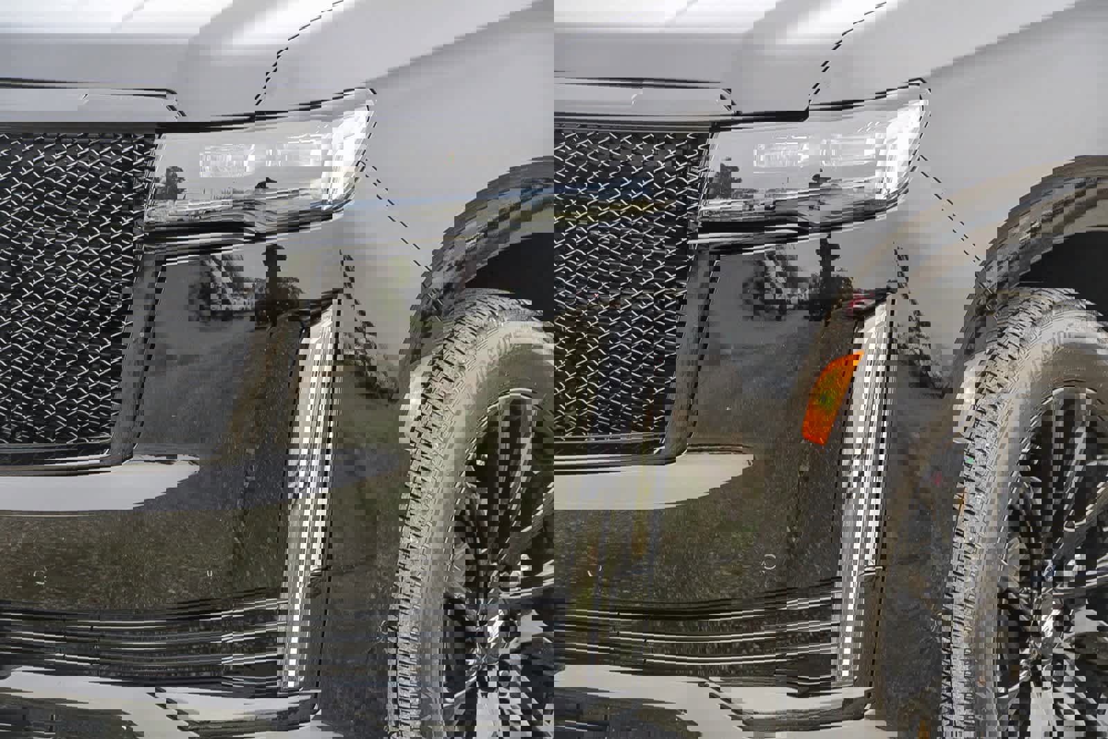 Used 2023 Cadillac Escalade ESV Sport Platinum w/ LPO, ONYX Package image 8