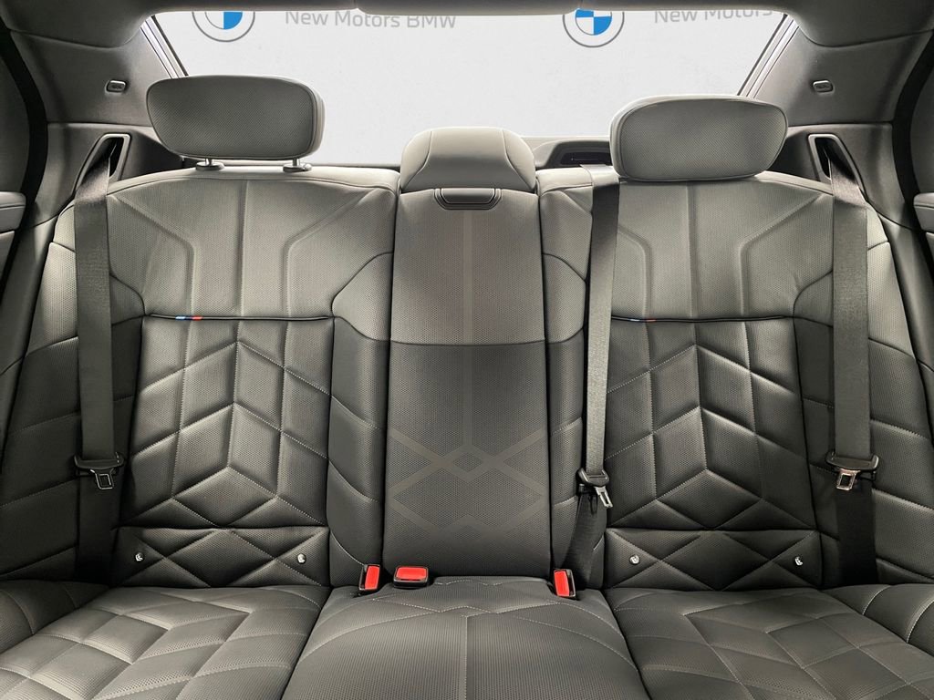 New 2026 BMW 760i xDrive w/ Premium Package image 11