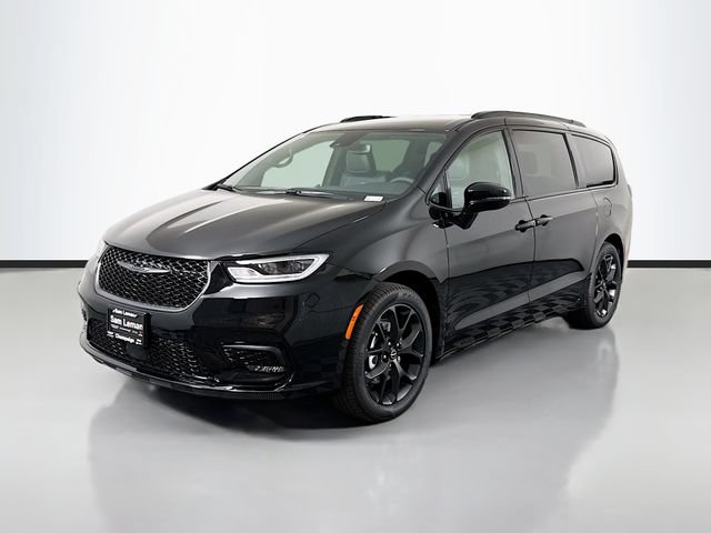 New 2026 Chrysler Pacifica Select w/ S Appearance Package FWD image 3