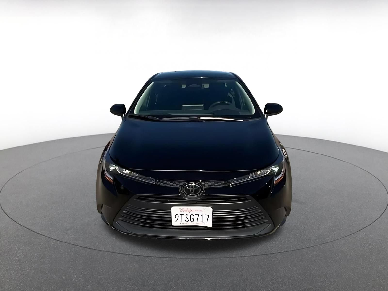 Used 2025 Toyota Corolla LE FWD image 4