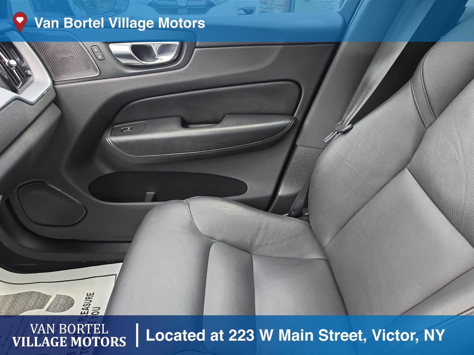 Used 2020 Volvo XC60 T5 Momentum w/ Protection Package Premier AWD/4WD image 27