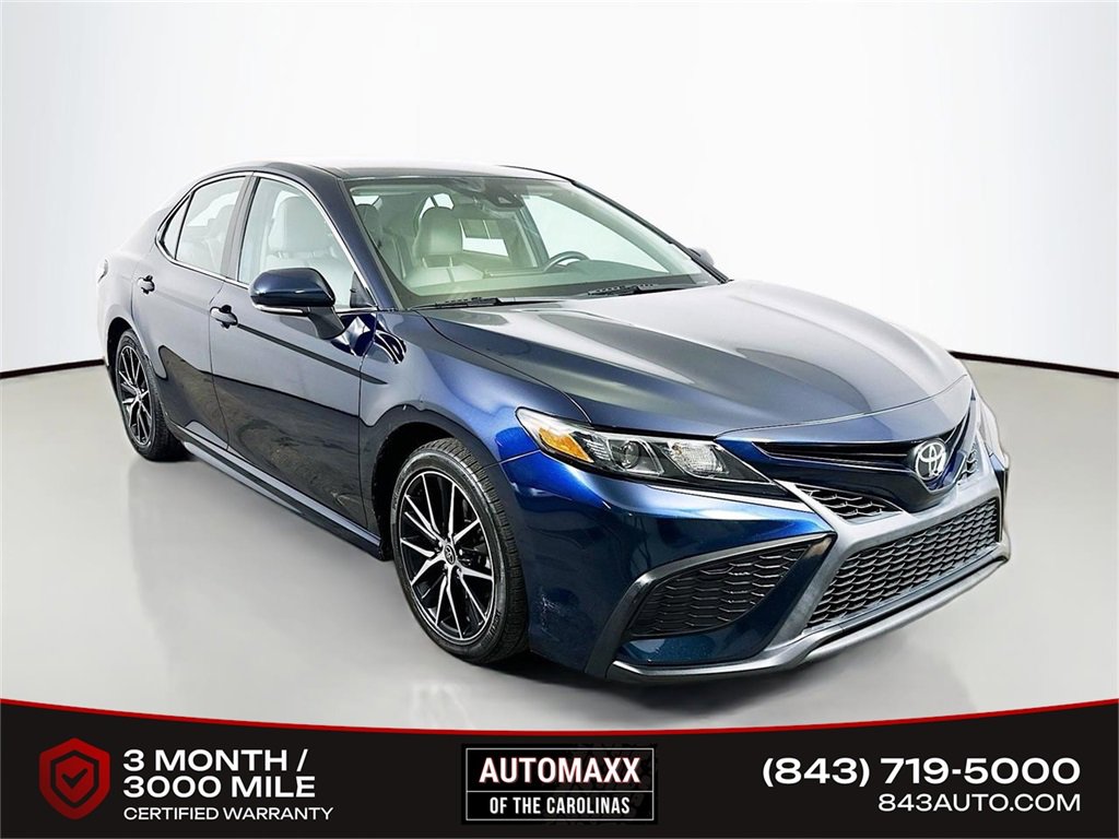 Used 2021 Toyota Camry SE image 1