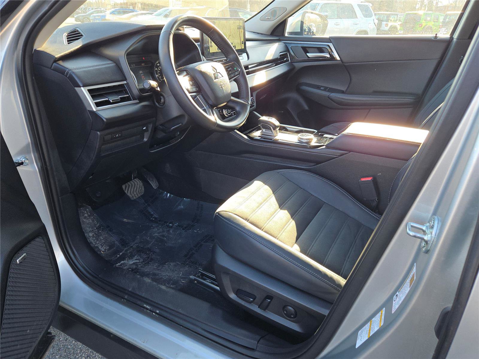 Used 2025 Mitsubishi Outlander SEL image 27