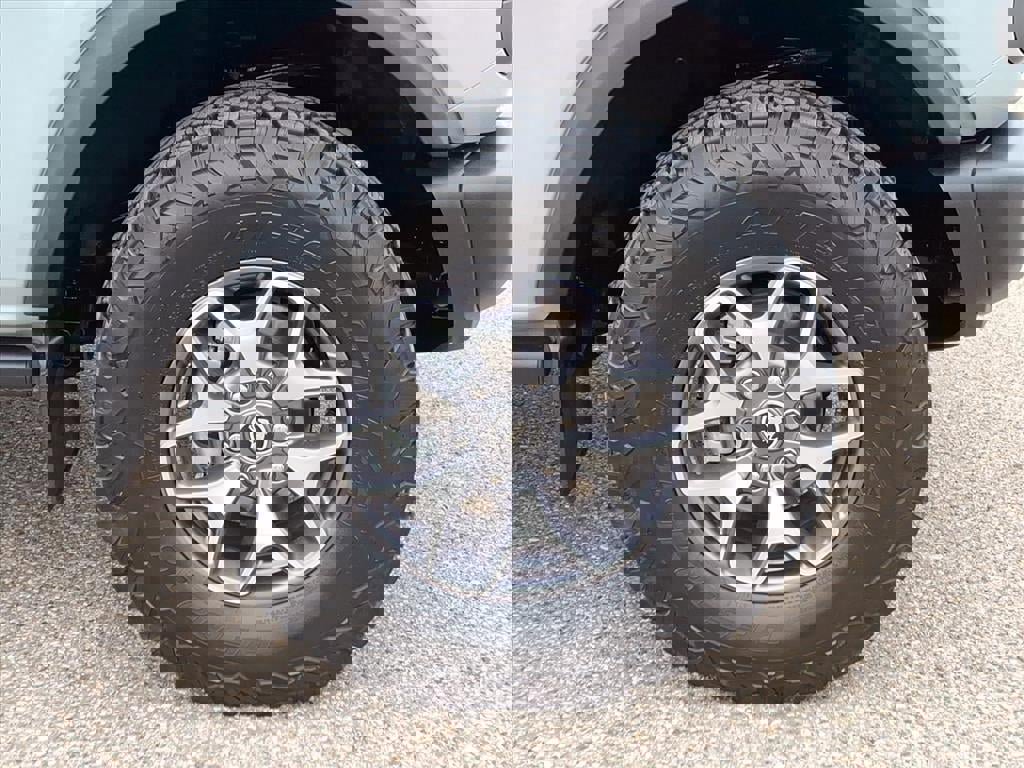 Used 2023 Ford Bronco Badlands image 10