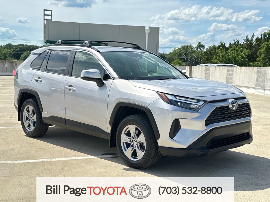 Used 2022 Toyota RAV4 XLE w/ Convenience Package AWD/4WD image 1