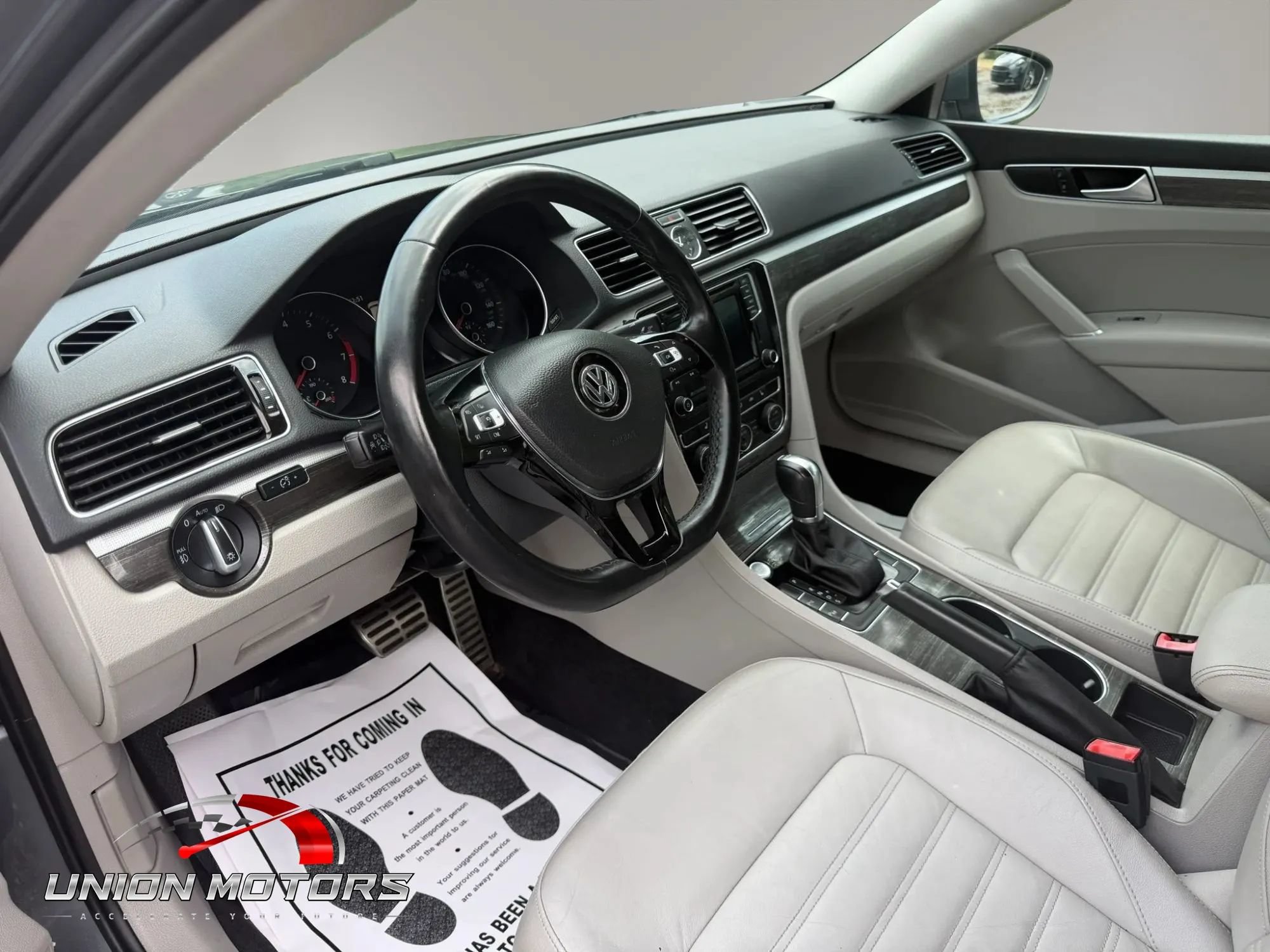 Used 2016 Volkswagen Passat 3.6 SEL Premium FWD image 15