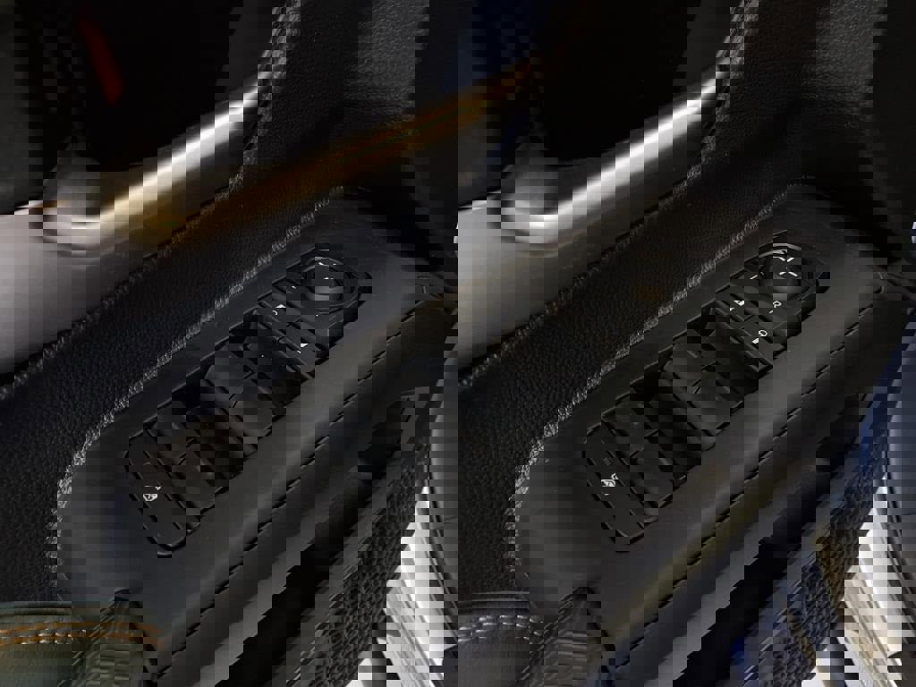 New 2025 Toyota Tacoma 4x4 Double Cab Hybrid image 12