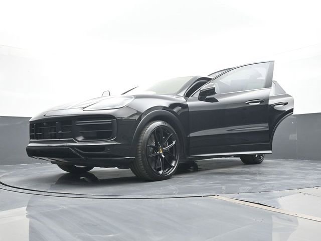 Certified 2022 Porsche Cayenne Turbo GT image 31