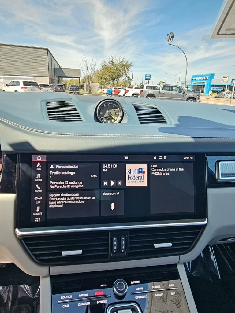 Used 2019 Porsche Cayenne E-Hybrid image 17