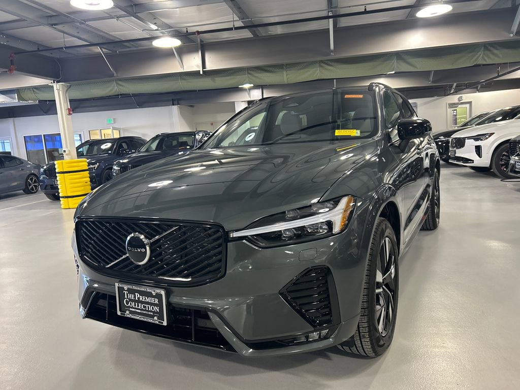 Used 2026 Volvo XC60 B5 Core w/ Climate Package image 5