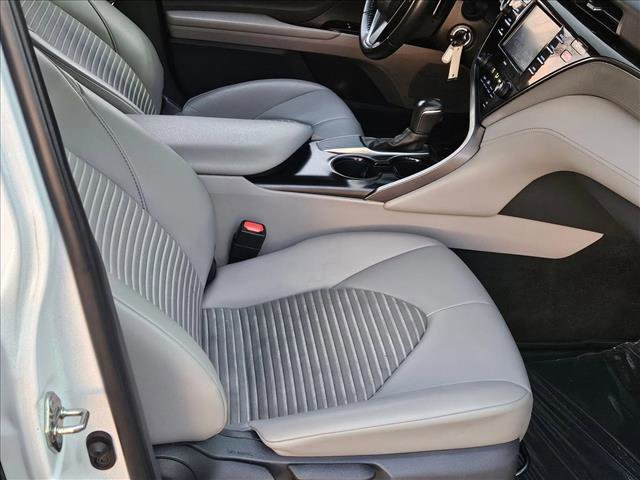 Used 2020 Toyota Camry SE image 19