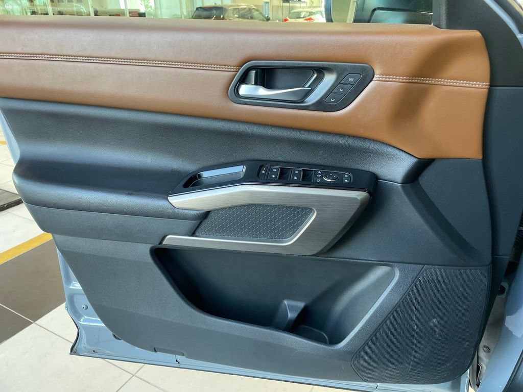 Certified 2024 Nissan Pathfinder Platinum w/ Cargo Package FWD image 10