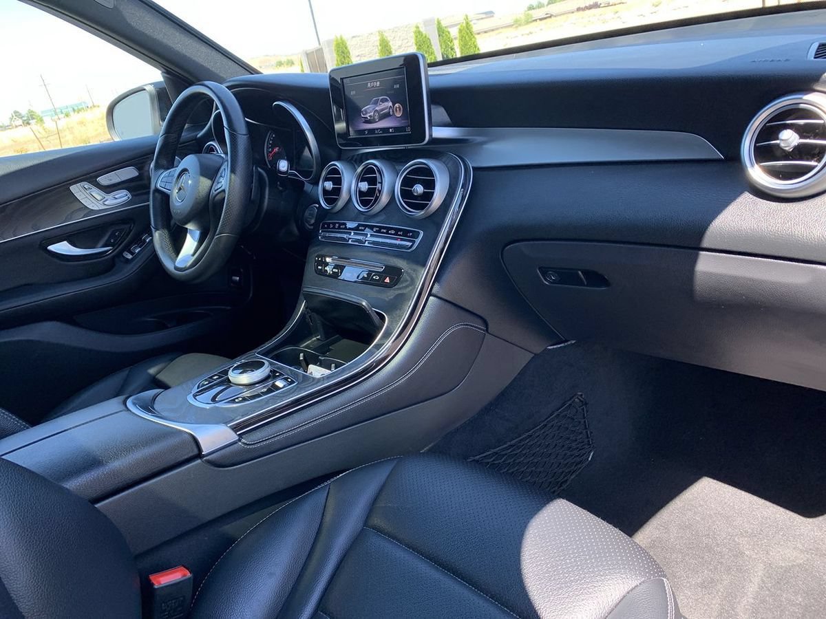 Used 2018 Mercedes-Benz GLC 300 4MATIC image 32