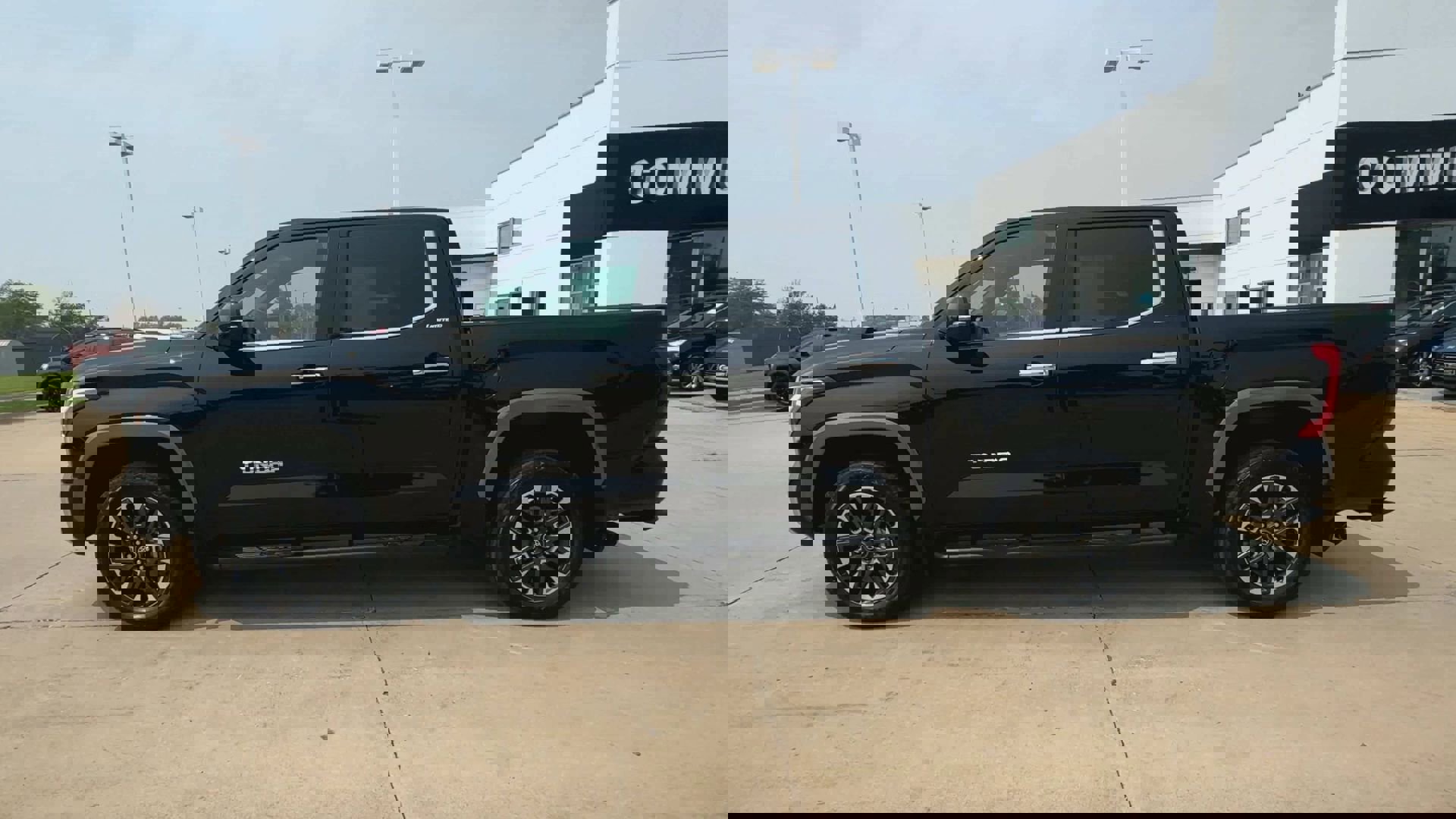 Used 2025 Toyota Tundra Limited image 42