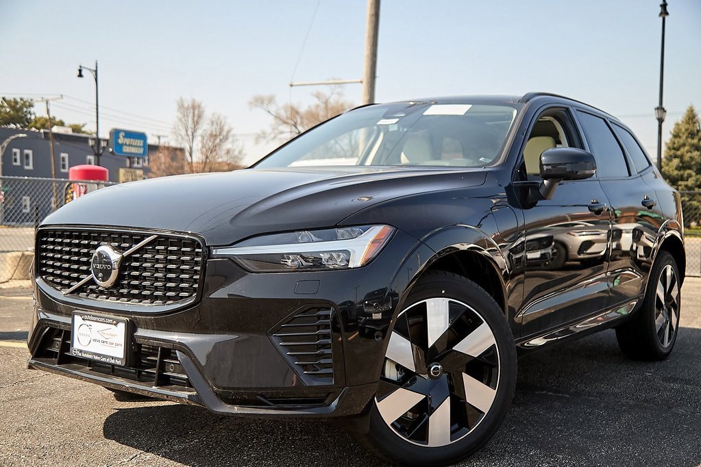 New 2025 Volvo XC60 T8 Plus w/ Protection Package Premier image 2