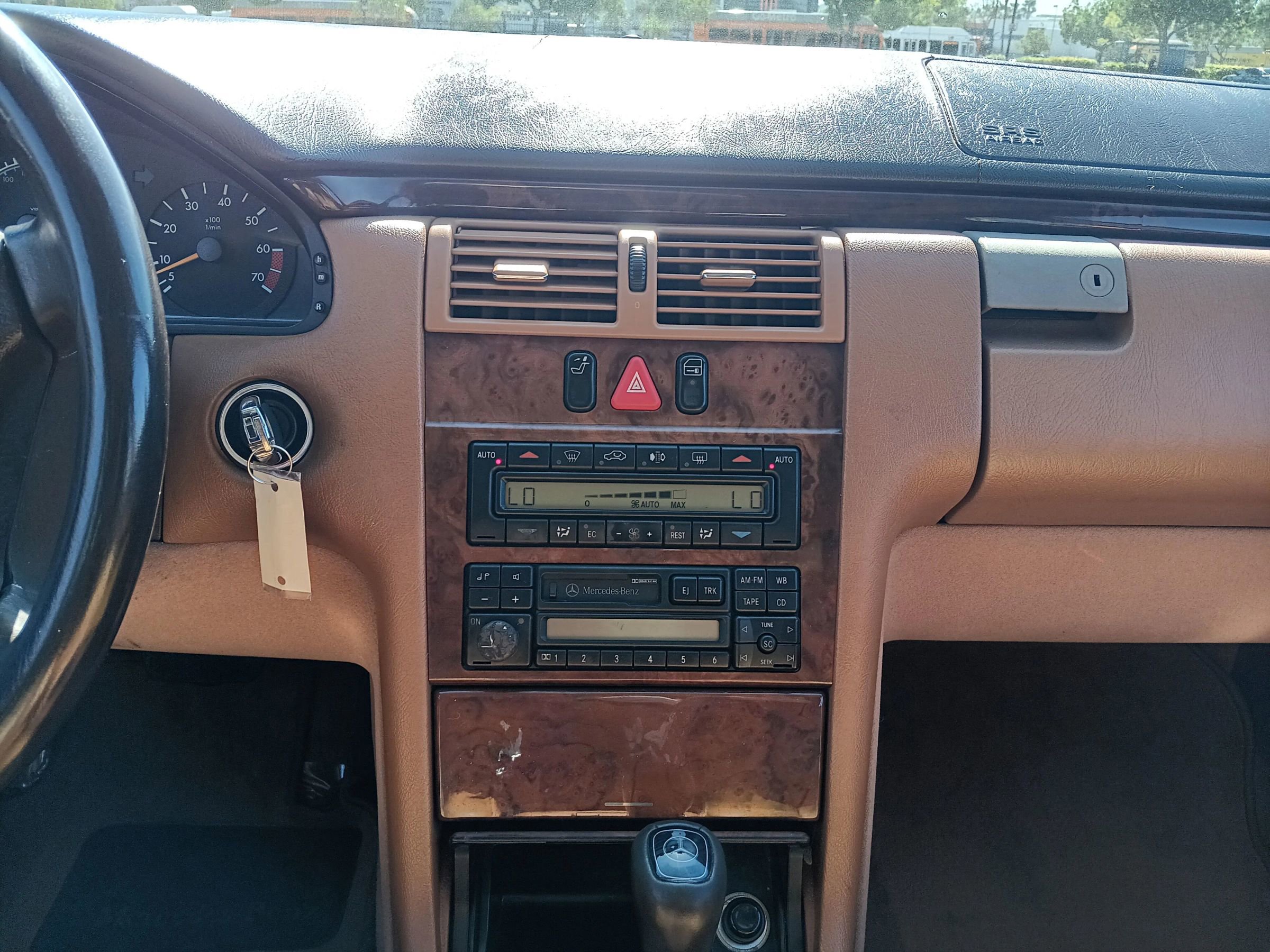 Used 1998 Mercedes-Benz E 320 Sedan image 19