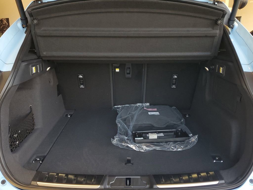 New 2026 Jaguar F-PACE SVR image 31