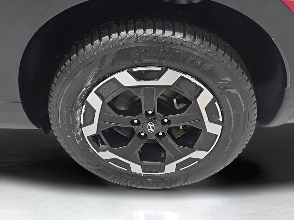 Certified 2025 Hyundai Santa Fe SEL image 31