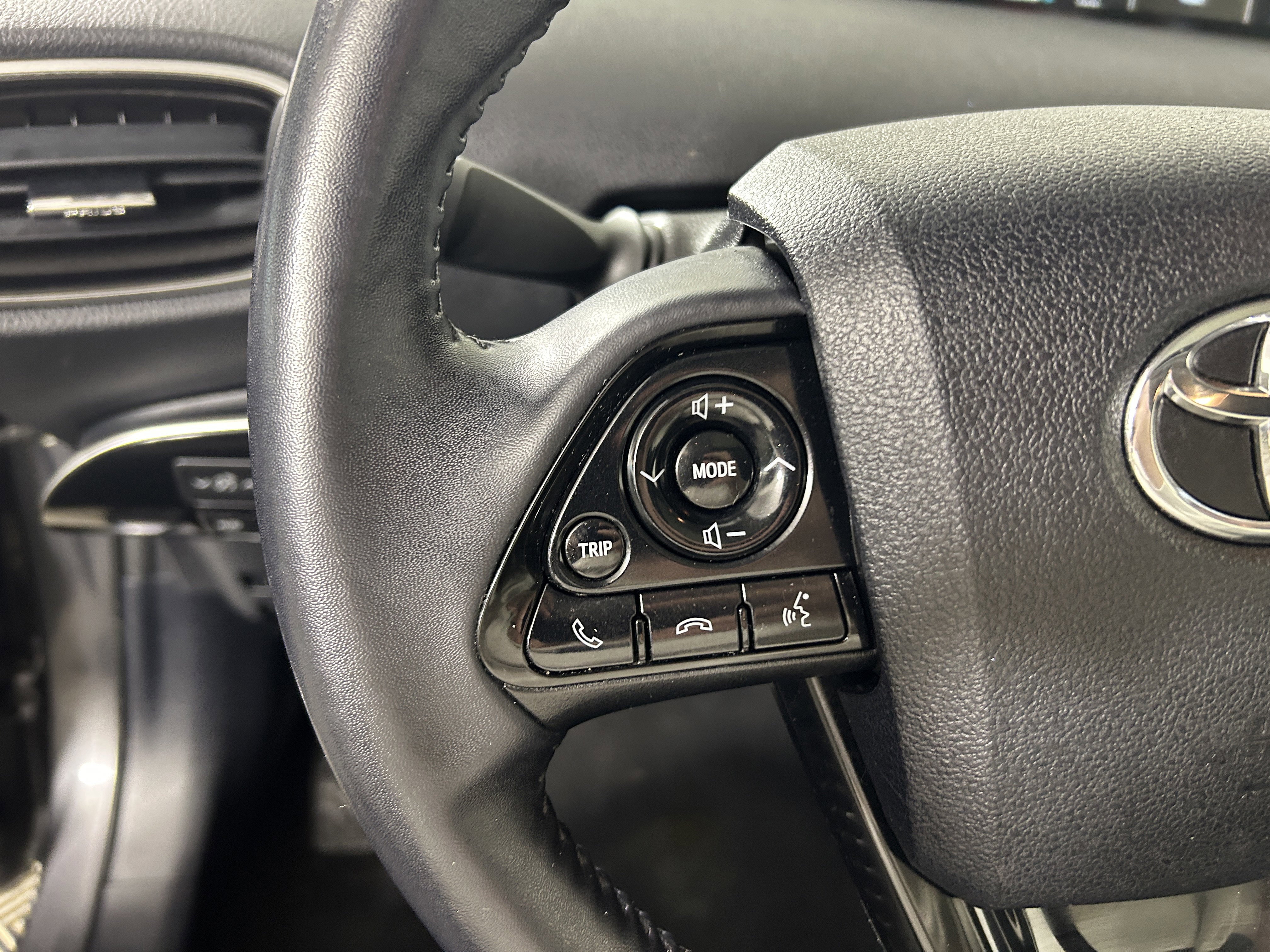 Used 2019 Toyota Prius XLE image 13