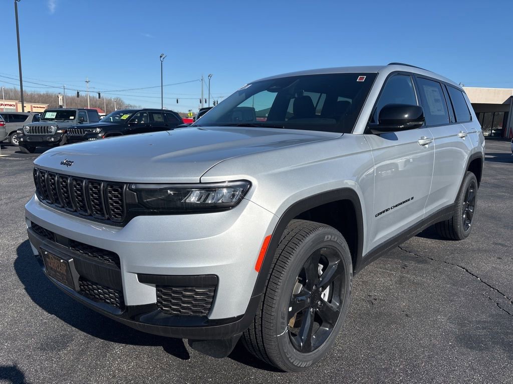 New 2025 Jeep Grand Cherokee L Laredo image 8