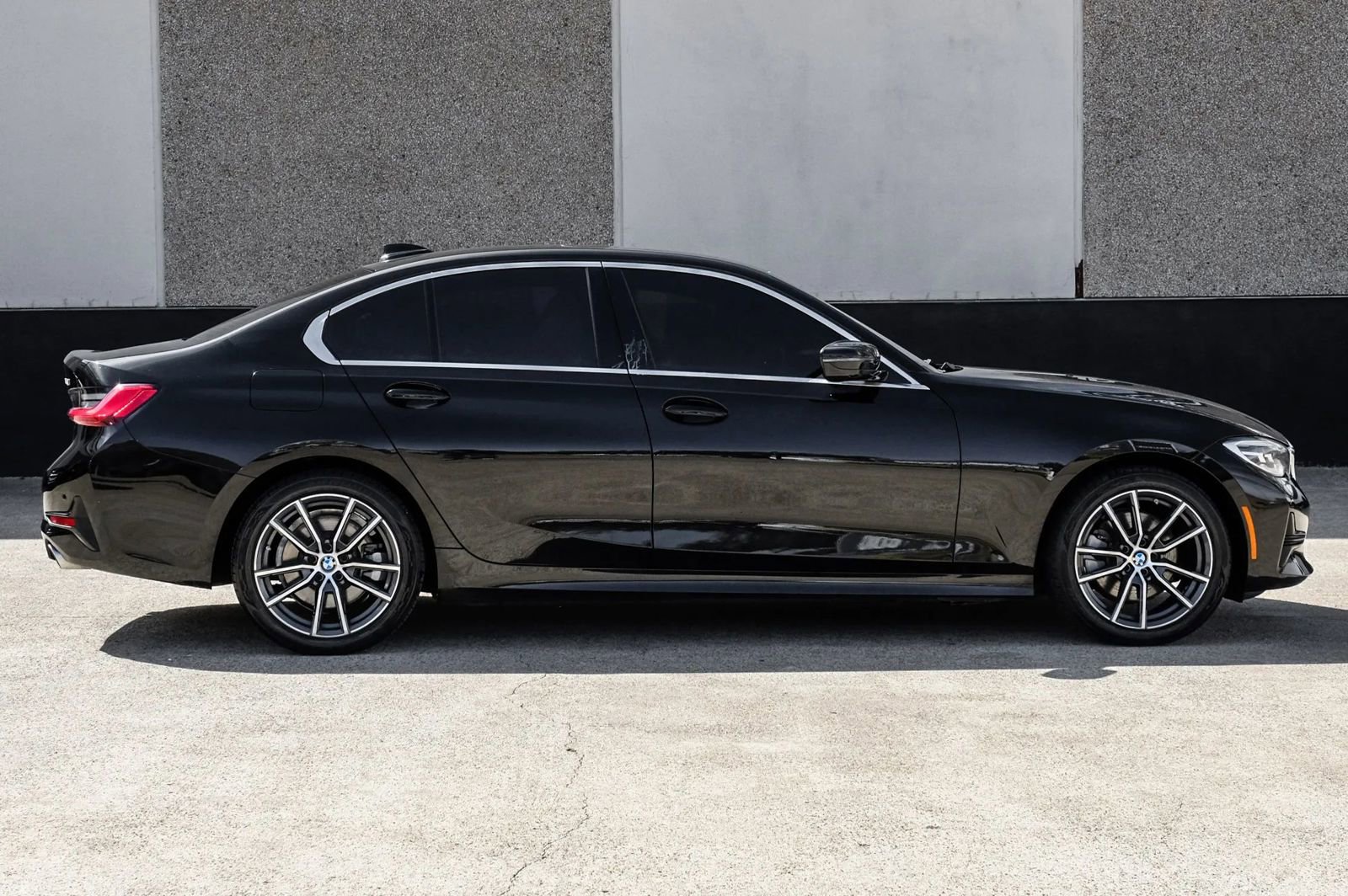 Used 2021 BMW 330i Sedan w/ Convenience Package image 7