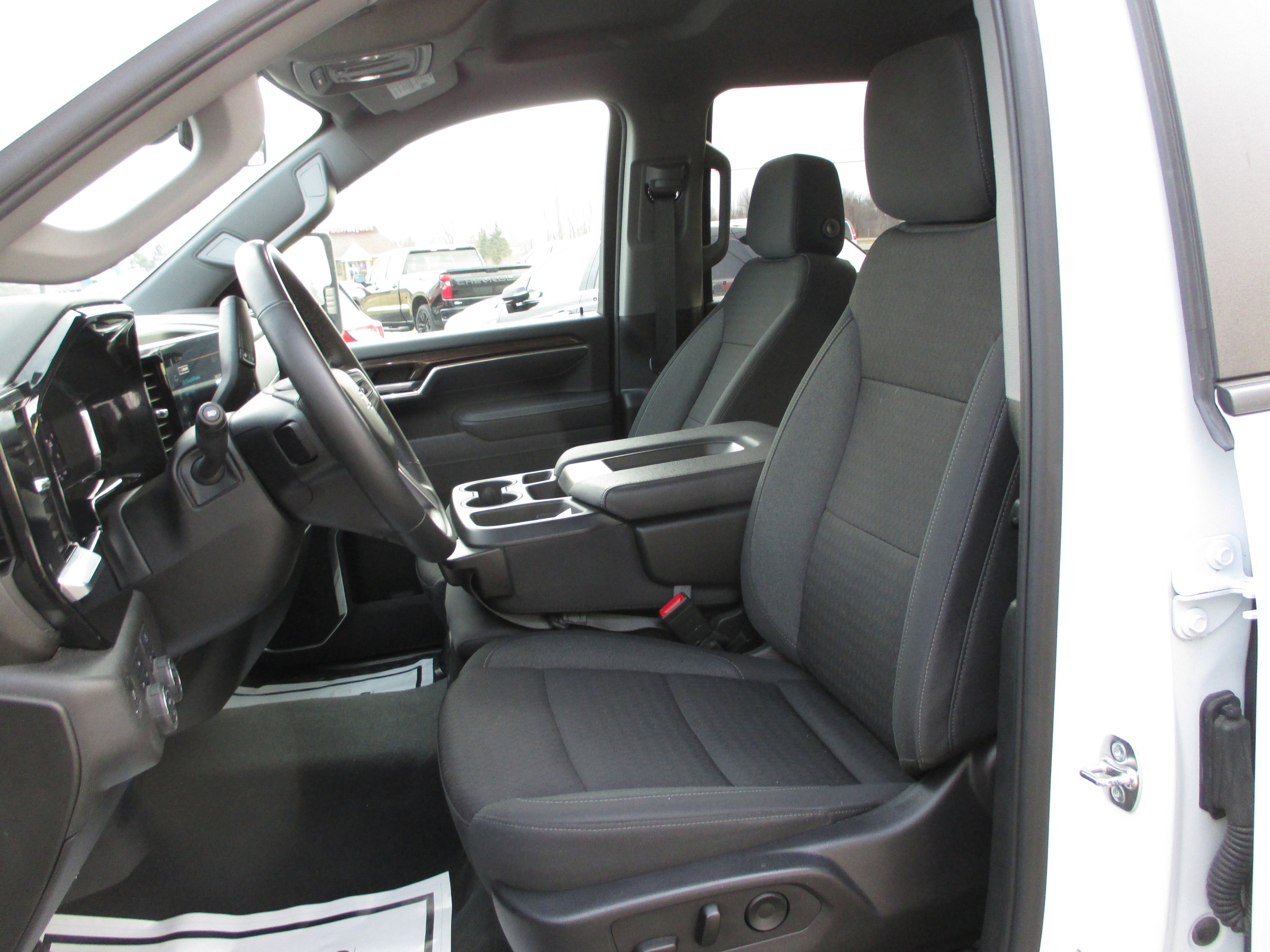 Used 2025 Chevrolet Silverado 2500 LT w/ Convenience Package image 13