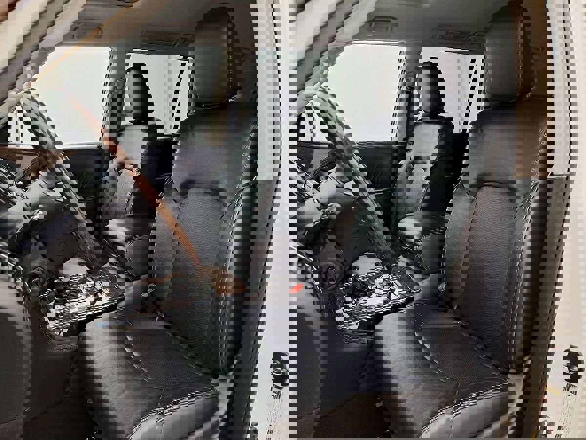 Used 2017 INFINITI QX80 4WD w/ Driver Assistance Package image 8