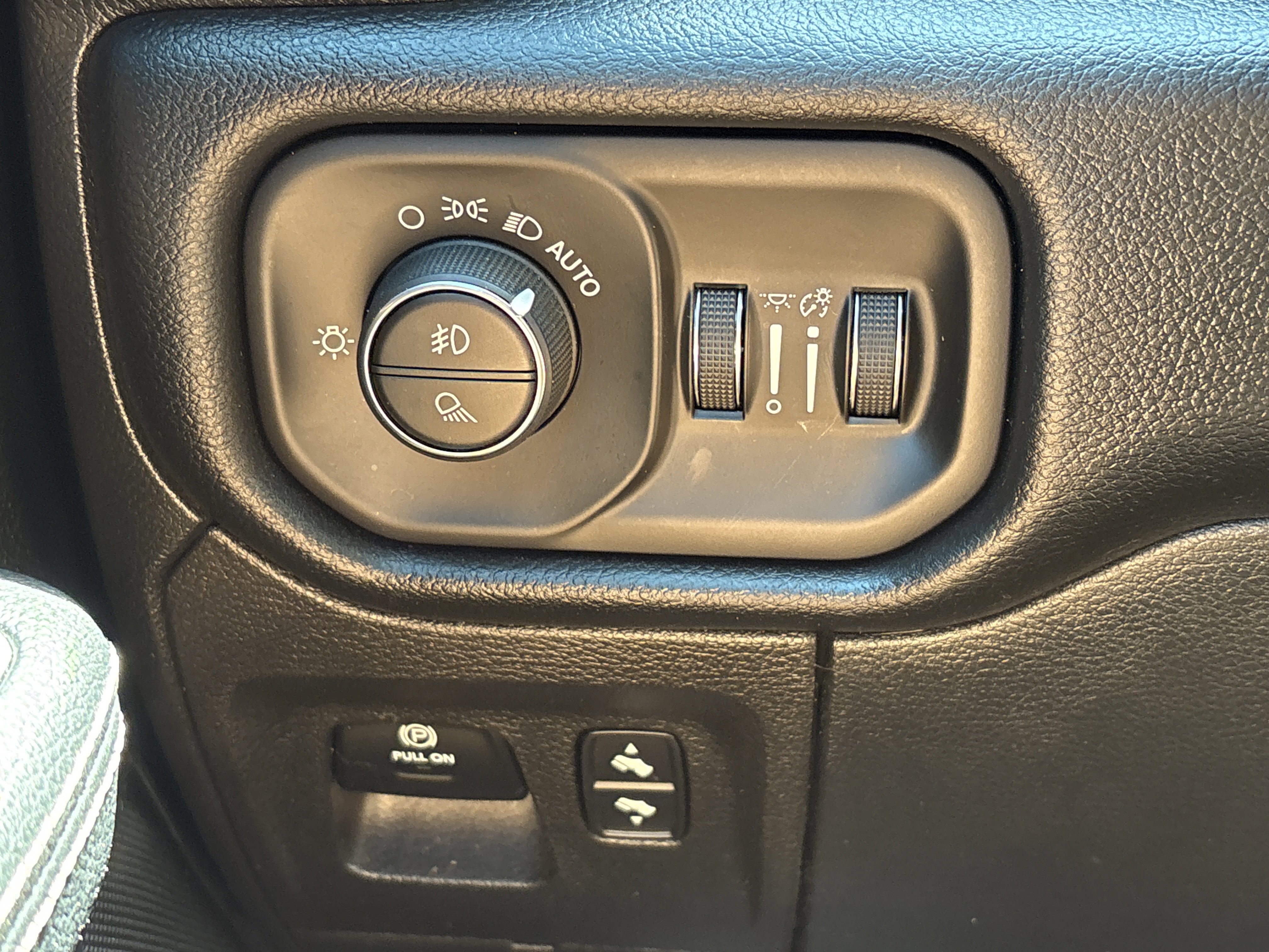 Certified 2021 RAM 1500 Laramie image 31