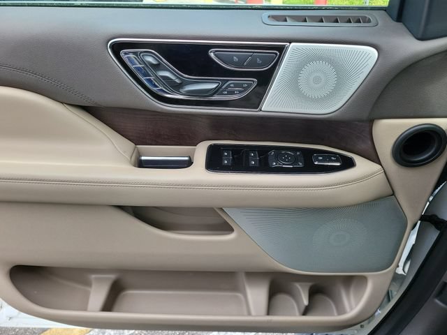Certified 2022 Lincoln Navigator L Reserve RWD image 15