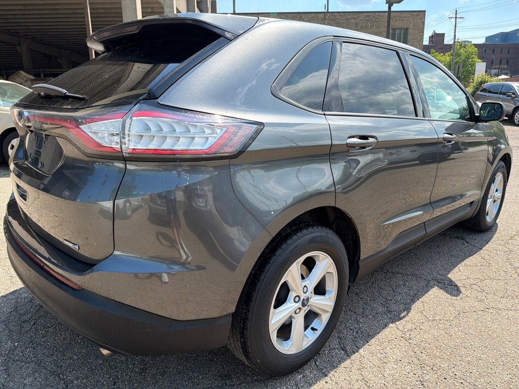 Used 2017 Ford Edge SE AWD/4WD image 3