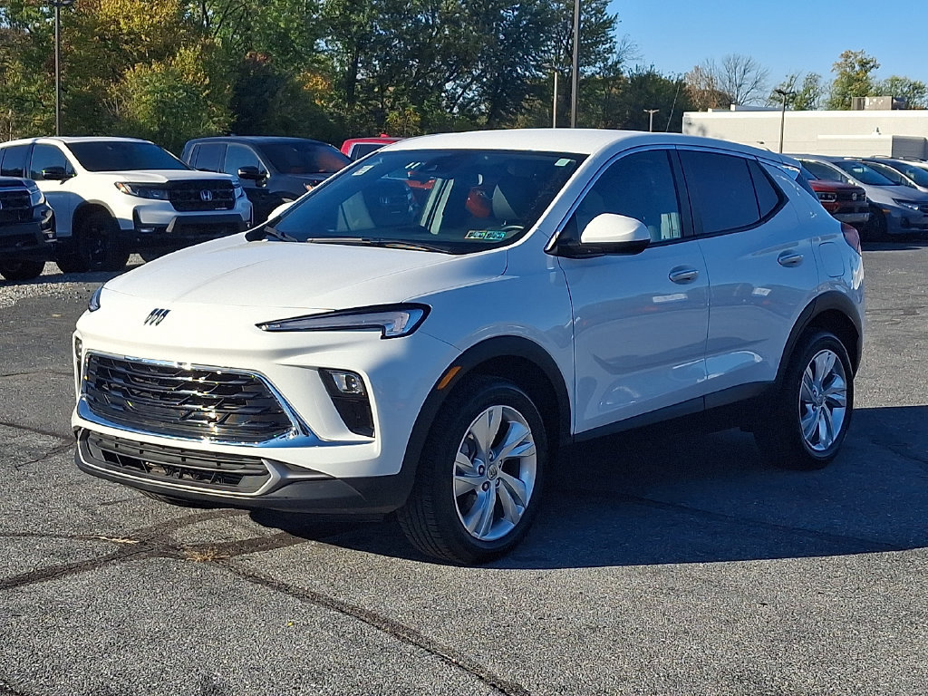 Used 2025 Buick Encore GX Preferred AWD/4WD image 3