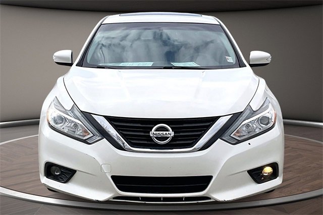 Used 2016 Nissan Altima 2.5 SL w/ Moonroof Package image 3