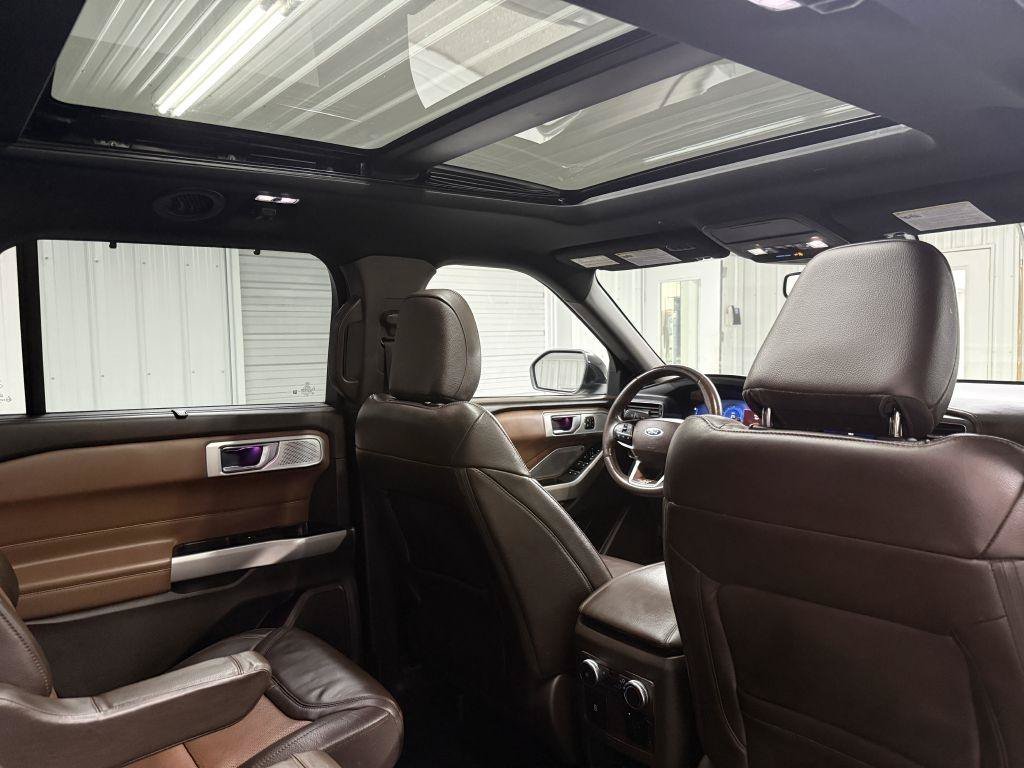 Used 2021 Ford Explorer King Ranch w/ Premium Technology Package AWD/4WD image 37